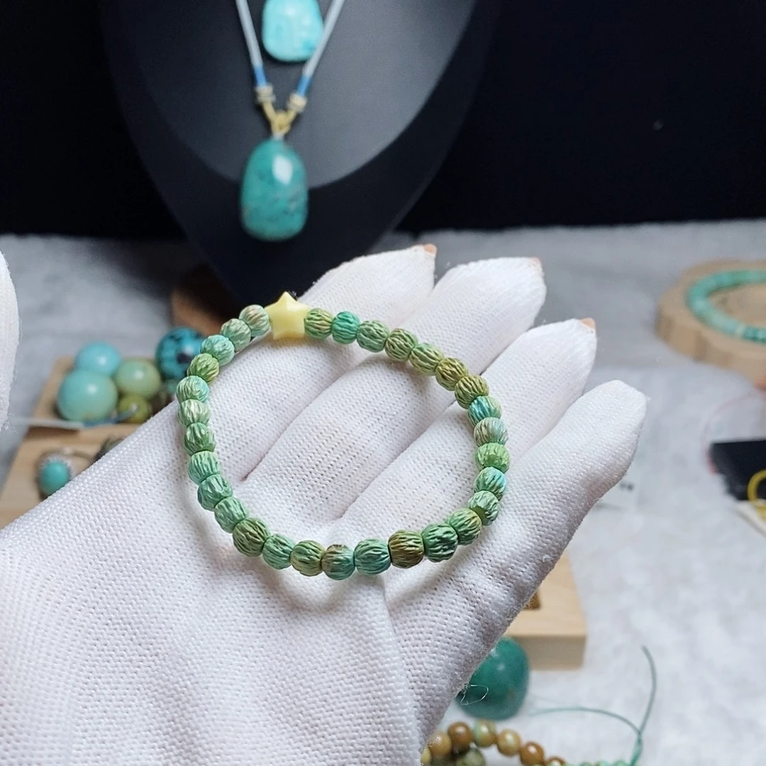 绿松石未镶嵌珠宝奇石