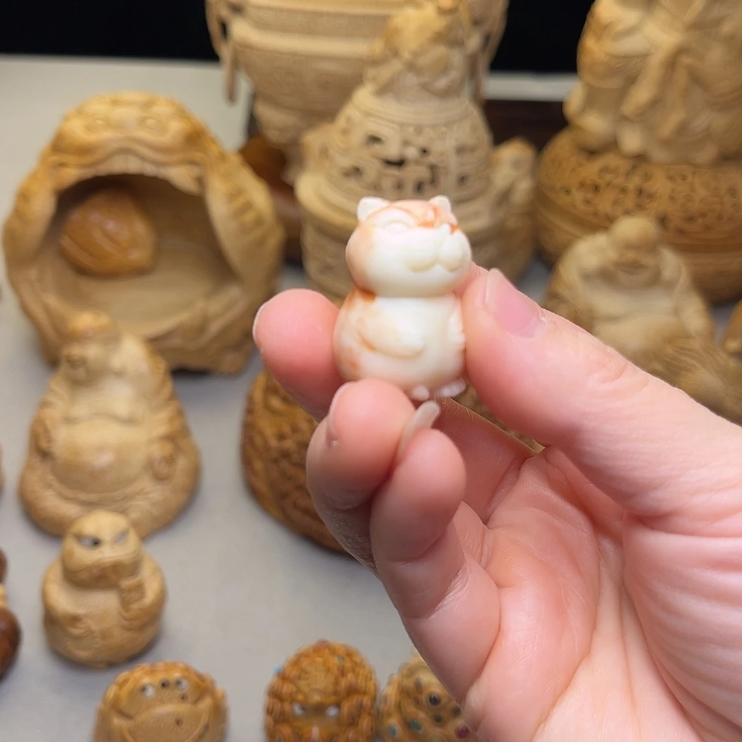 竹海***星竹根的雕刻艺术