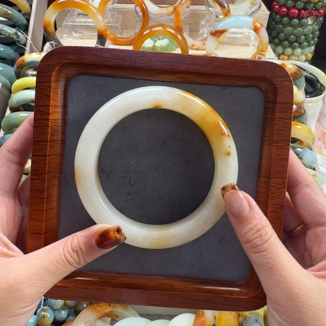 蛇纹石玉未镶嵌手镯65圈口