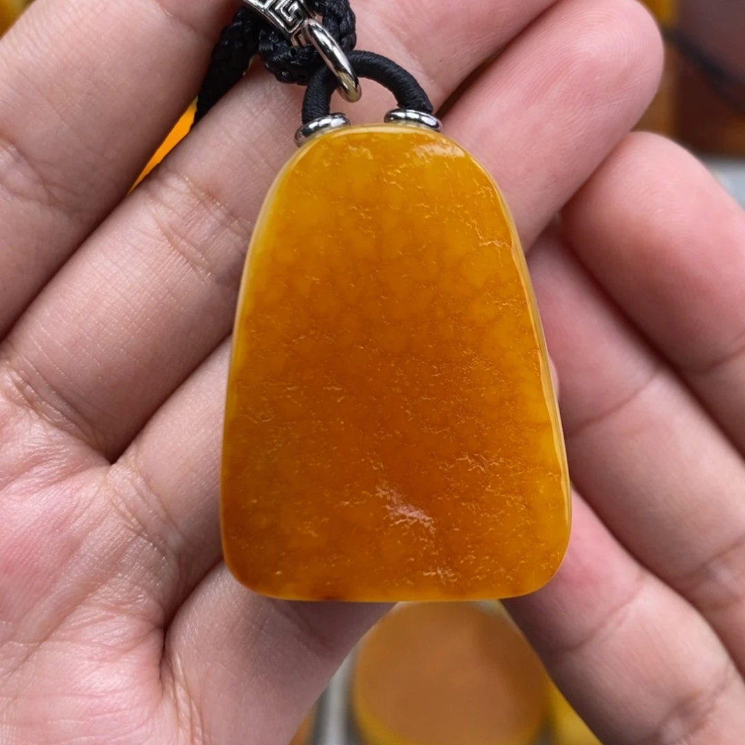 琥珀吊坠(赠链)未镶嵌