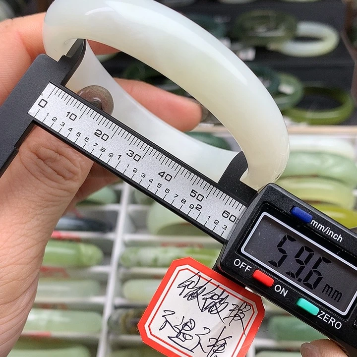 蛇纹石玉手镯未镶嵌532