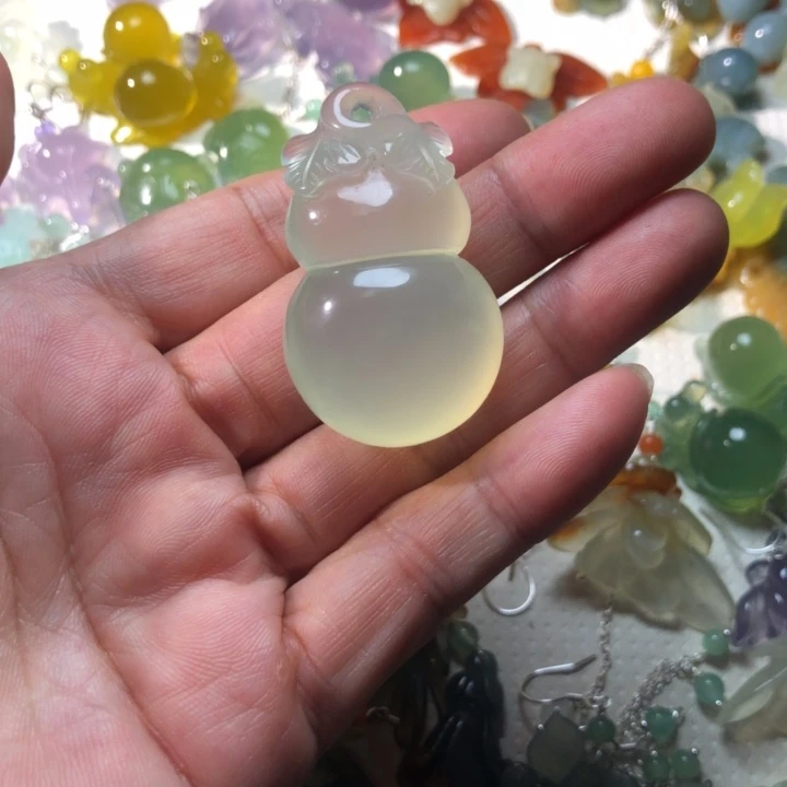 蛇纹石玉未镶嵌耳坠挂件