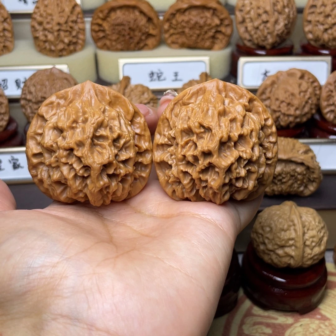 文玩核桃把件帝王49左右