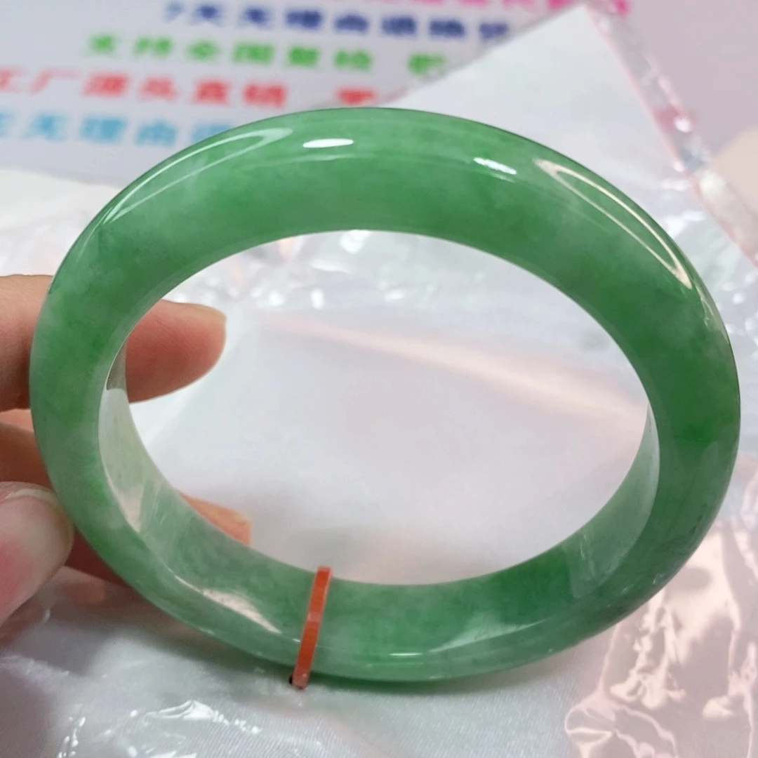 翡翠手镯未镶嵌5758圈口