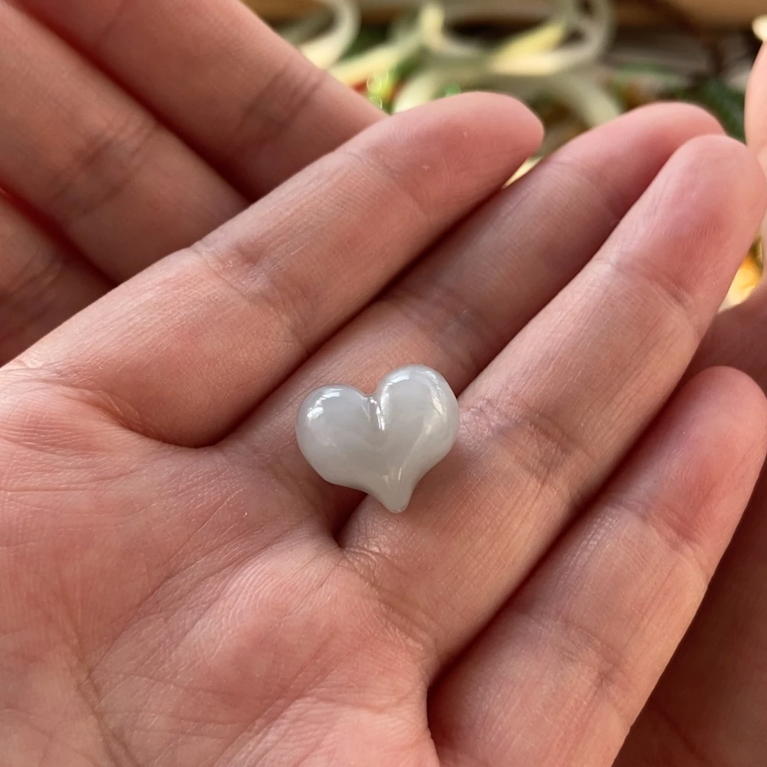 和田玉未镶嵌颈饰嫣