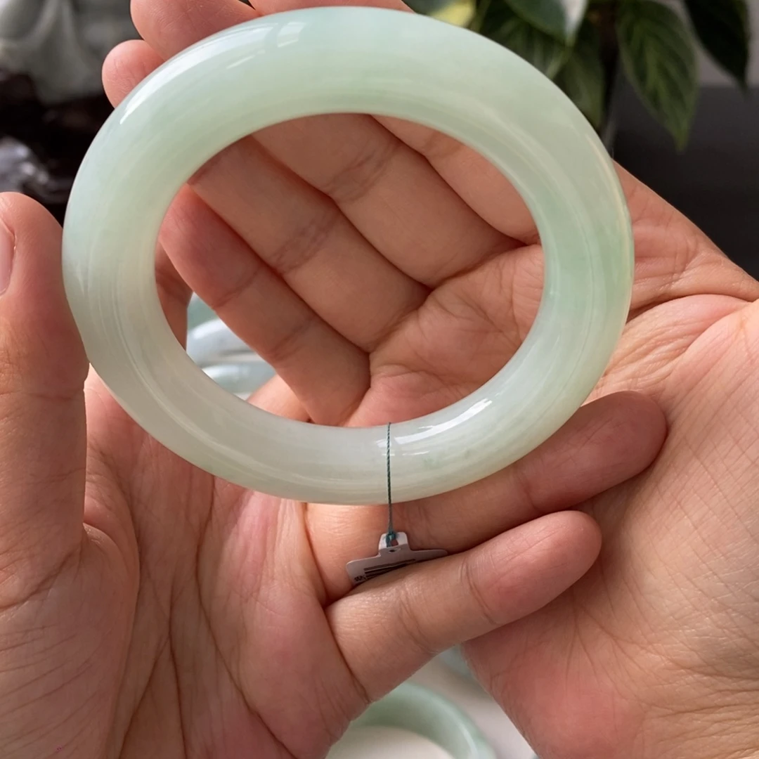 未镶嵌手镯翡翠天然