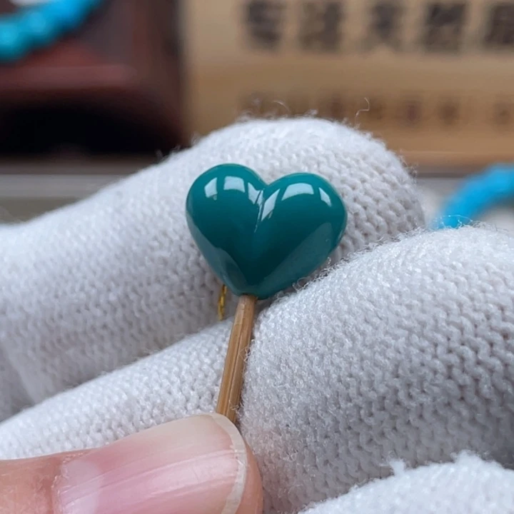 绿松石未镶嵌珠宝奇石12