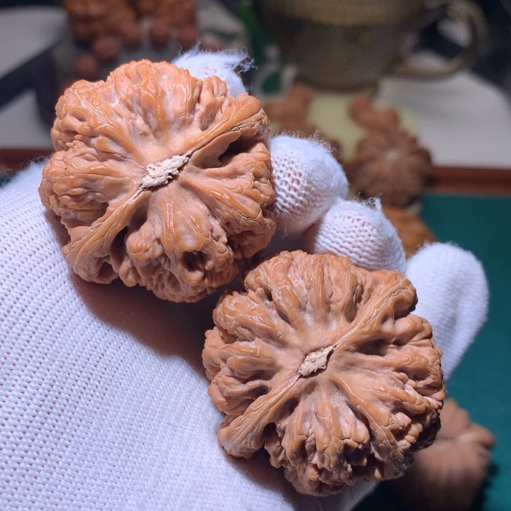 守***福文玩核桃把件平谷粗筋