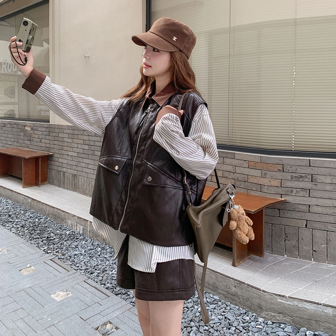 时髦洋气小个子早秋穿搭一整套女小众设计感衬衫皮马甲短裤三件套