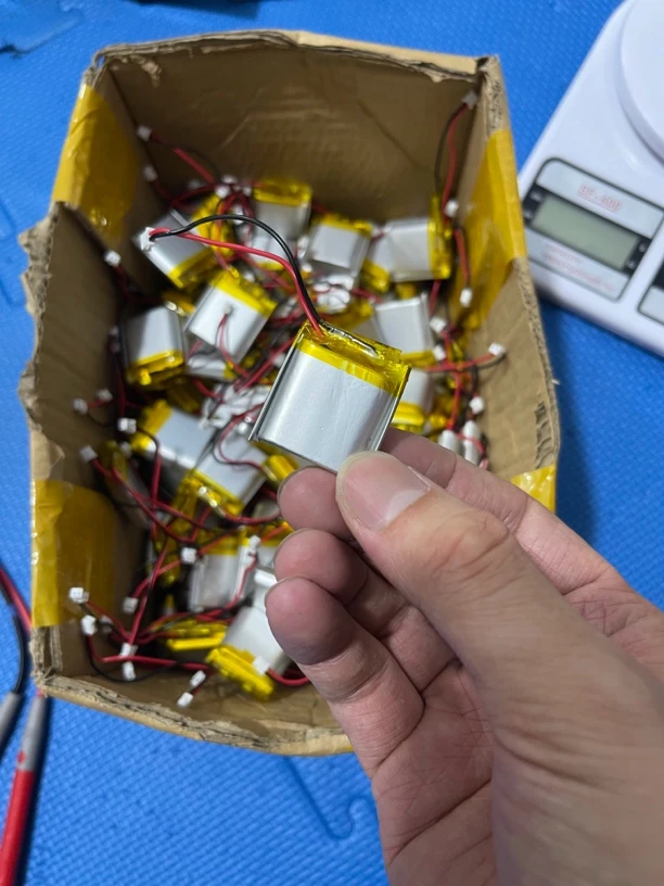 600毫安聚合物电池3个