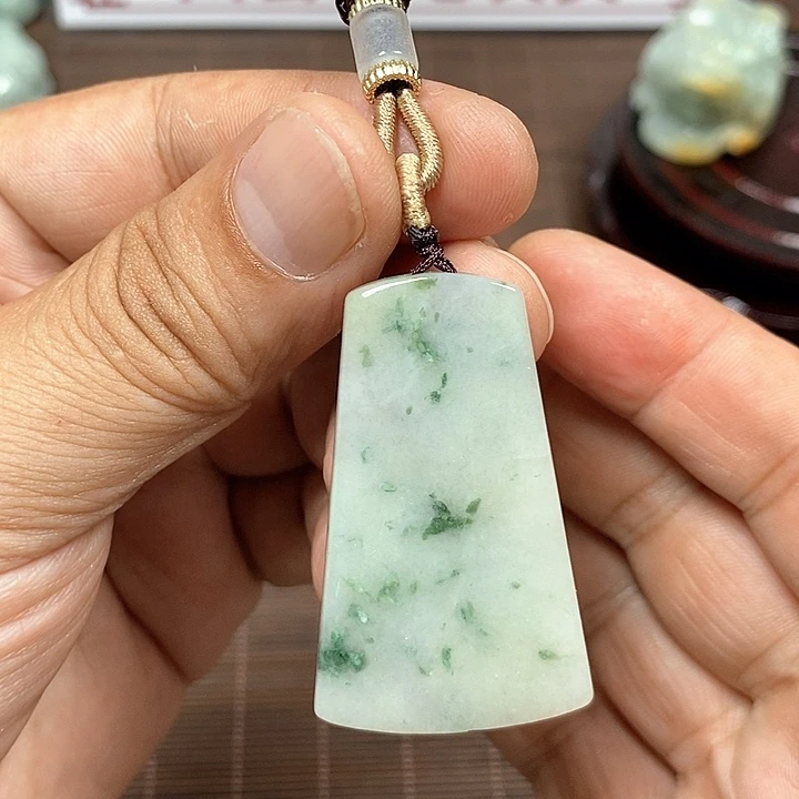 颈饰未镶嵌翡翠天然翡翠玉A货配证书