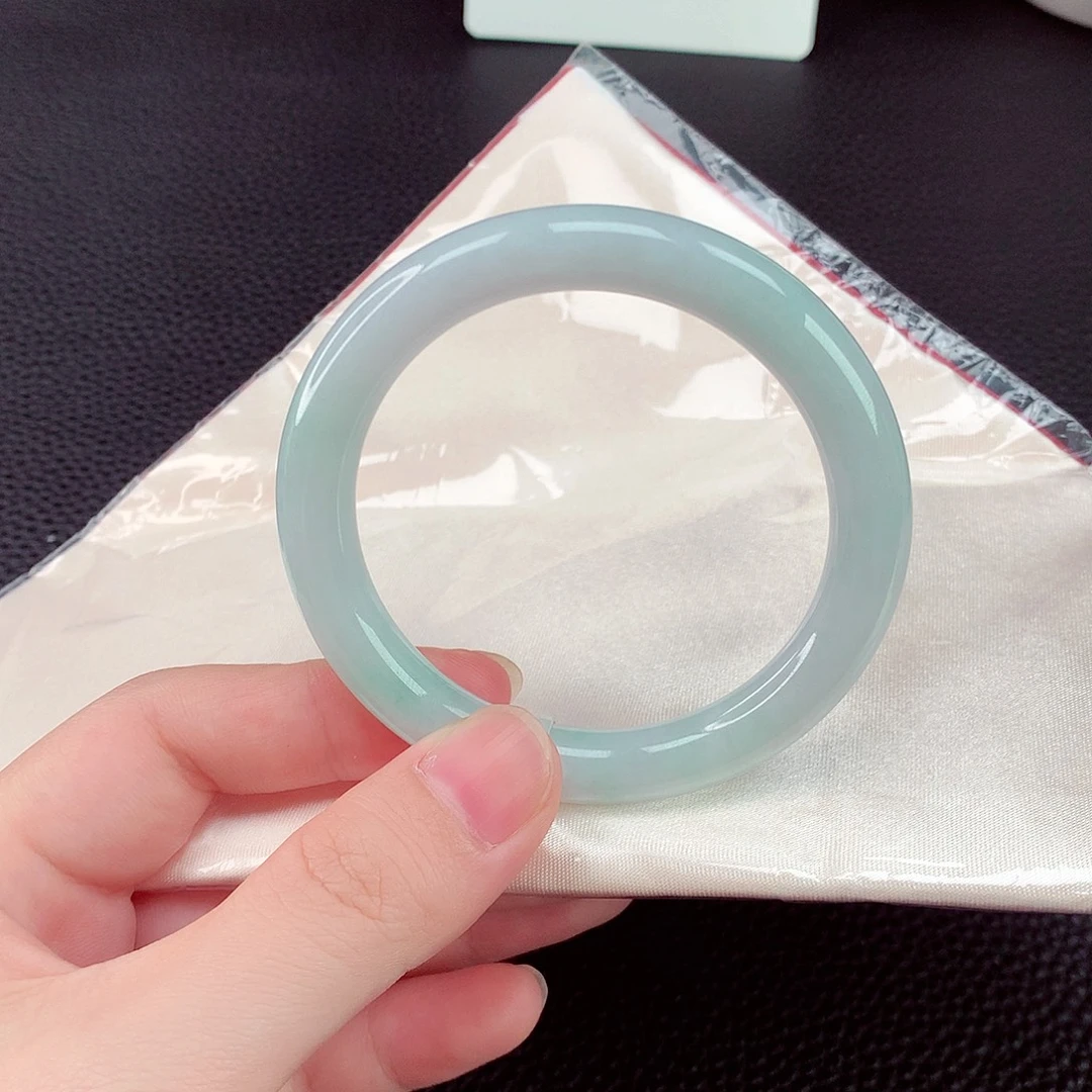 翡翠未镶嵌手镯翡翠