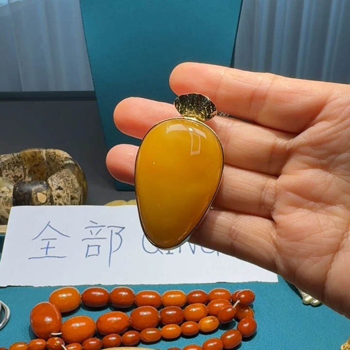 琥珀未镶嵌颈饰波兰设计款琥珀蜜蜡