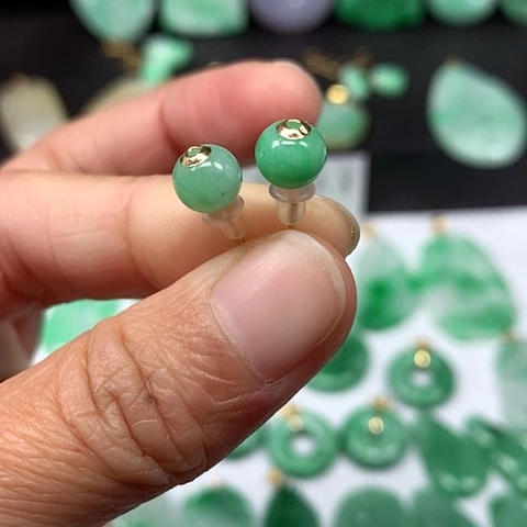 翡翠吊坠(不含链)18K金镶嵌