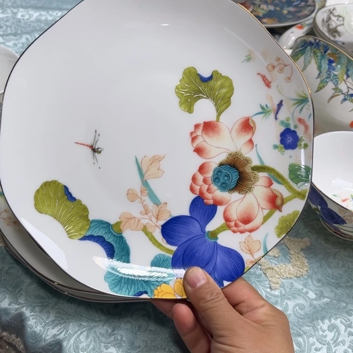 瓷片荷塘八寸浅盘四个