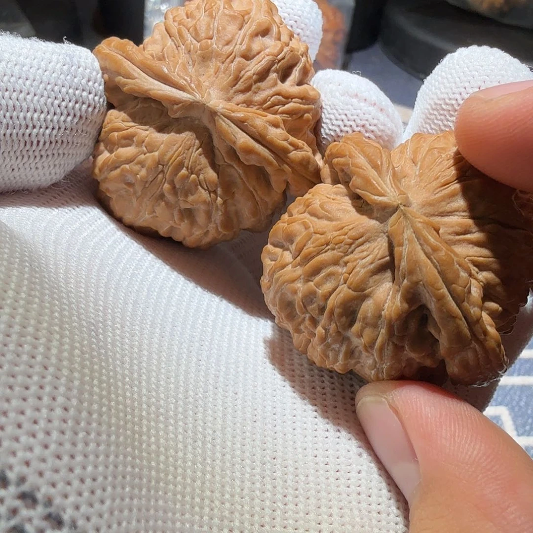 盘***文玩核桃吊坠白狮子