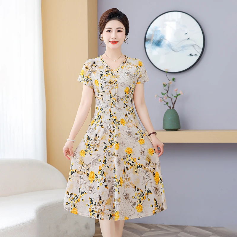 中老年妈妈装夏季新款时尚碎花连衣裙中老年洋气收腰显瘦短袖裙子