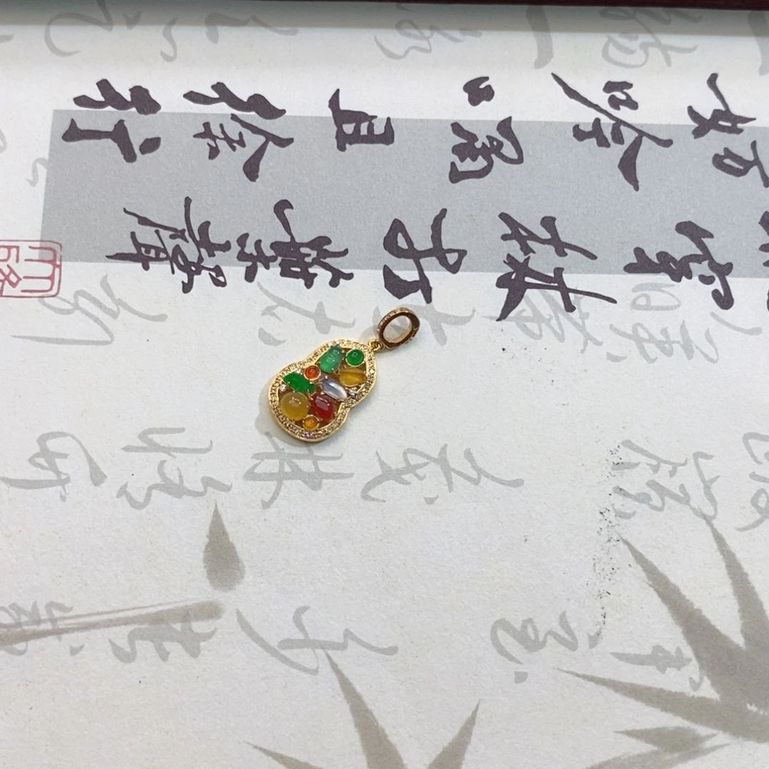 青***栀翡翠18K金镶嵌颈饰翡翠
