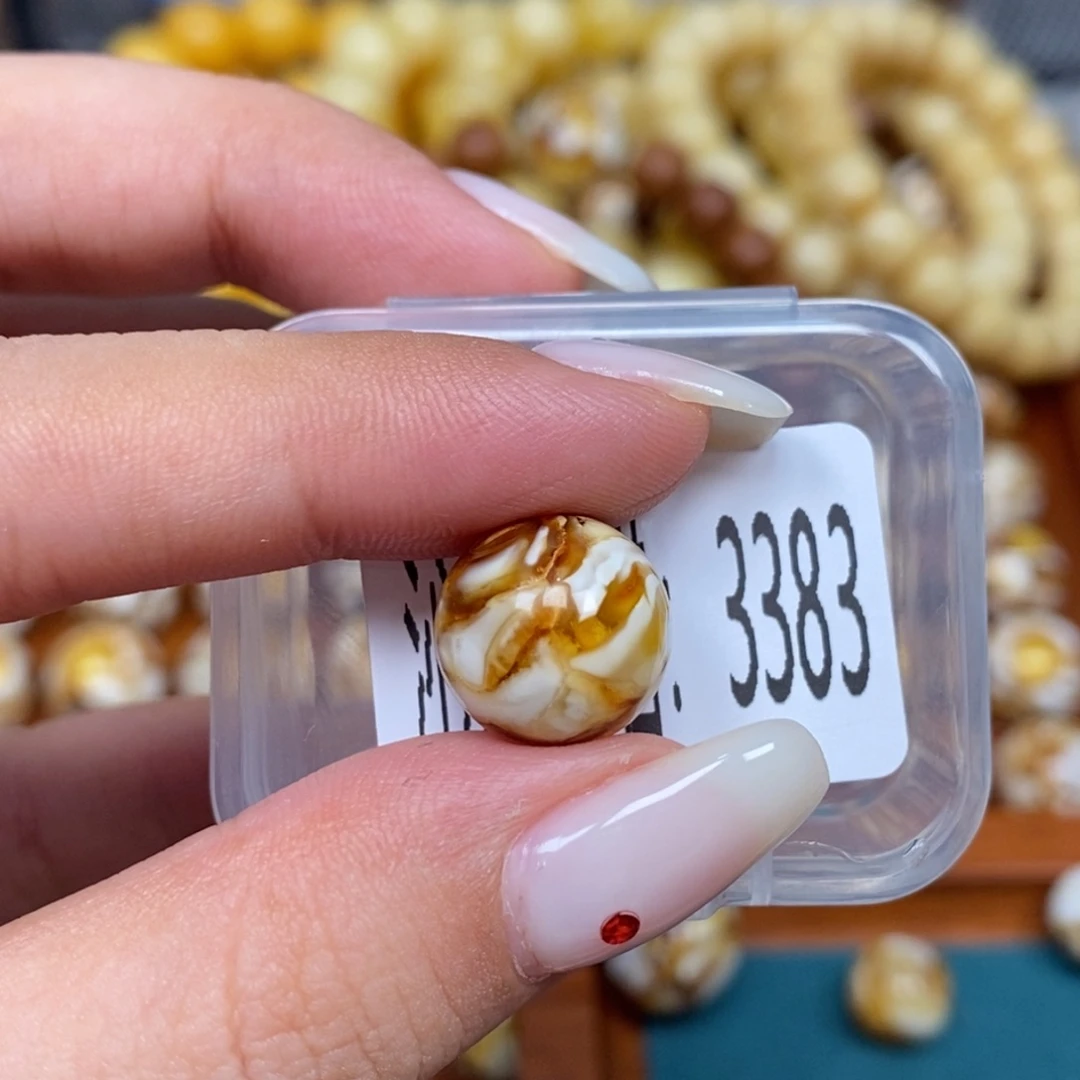 蜜蜡未镶嵌珠宝奇石3383