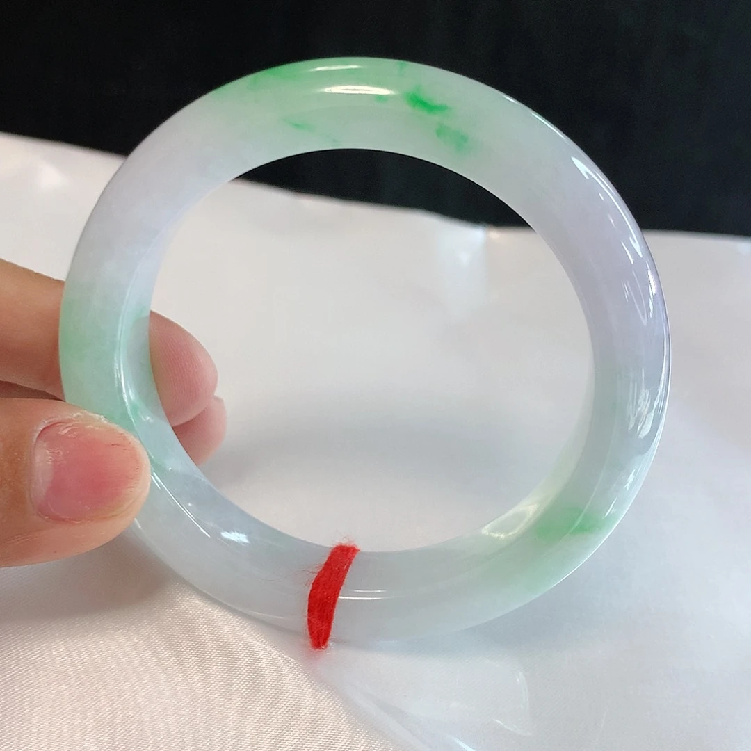 翡翠手镯未镶嵌大***贝55圈