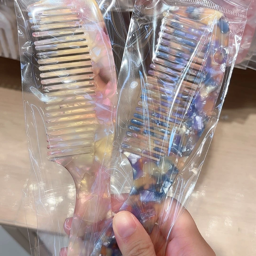 皮质非金属醋酸梳子2个