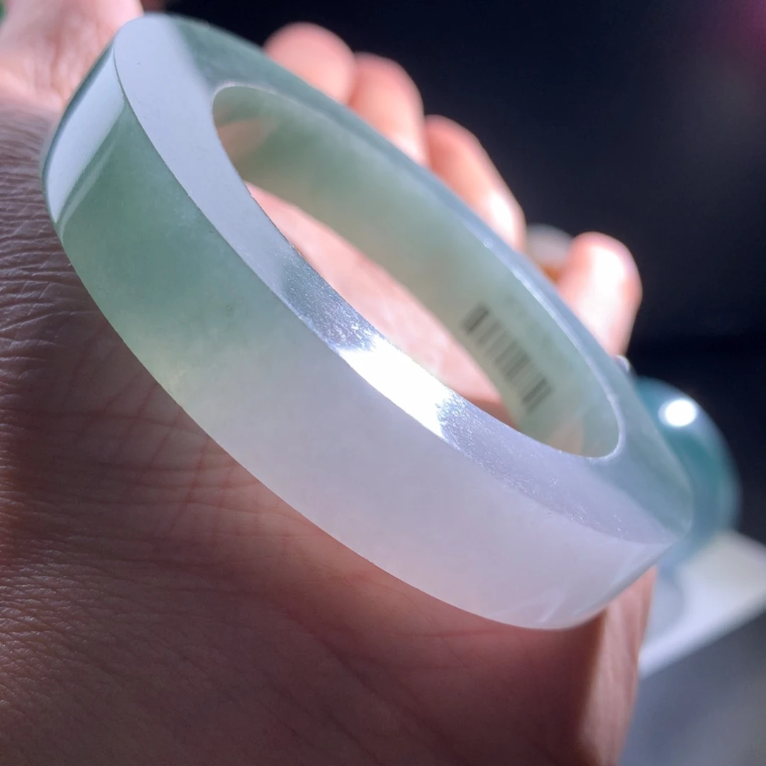 定制翡翠未镶嵌手镯