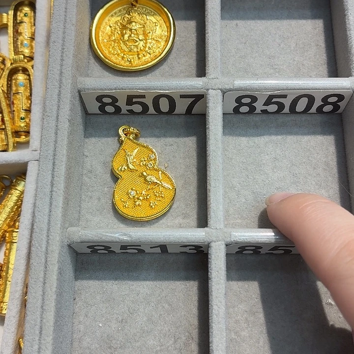 铜合金8507强保色发    1  个壹笔壹吊坠