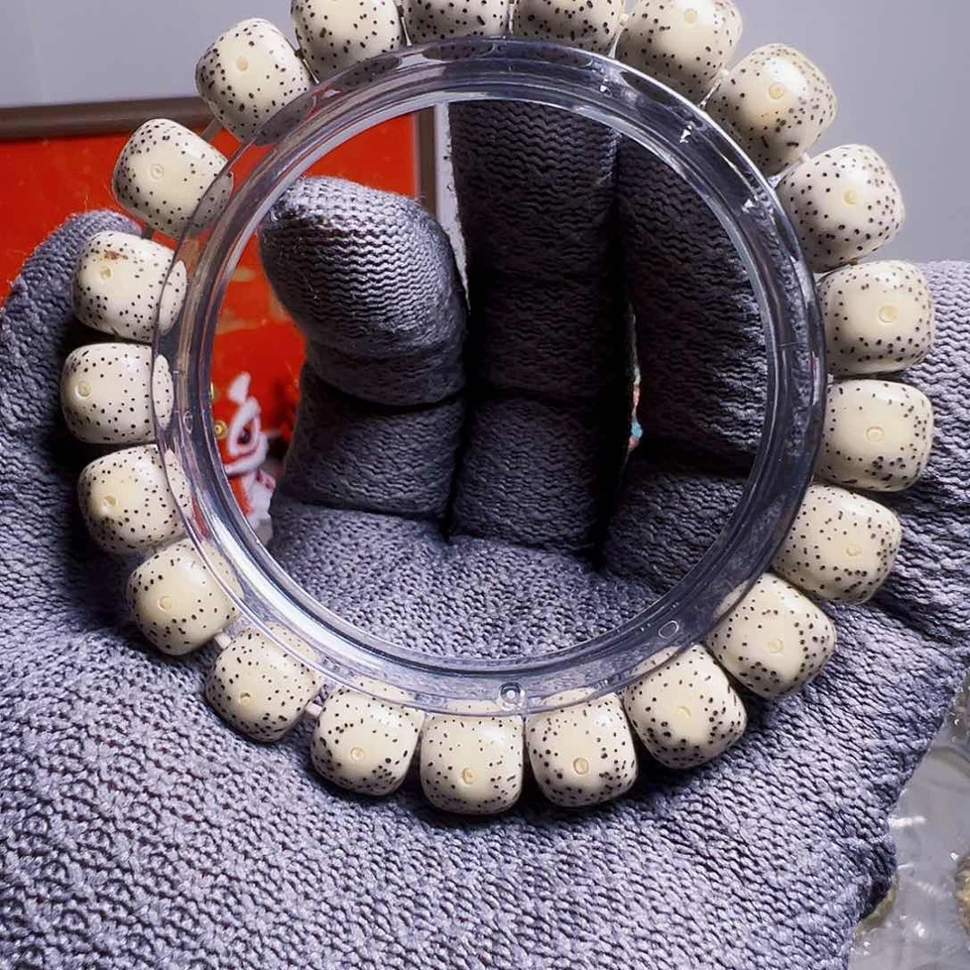 星月菩提手串卡11 瓷白 眼睛