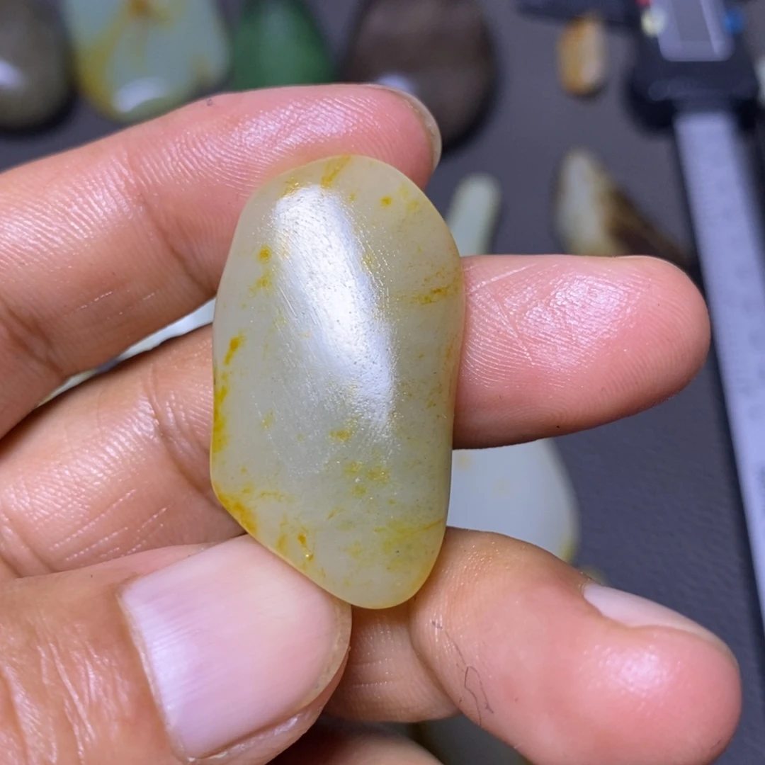 和田玉（糖玉）未镶嵌挂件
