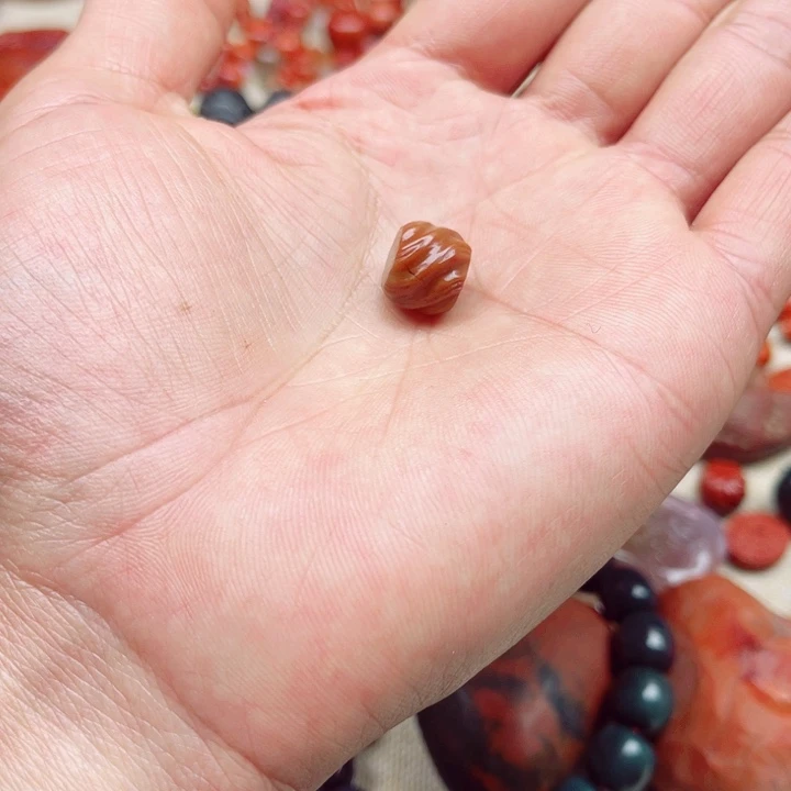 未镶嵌老型扭珠南红玛瑙
