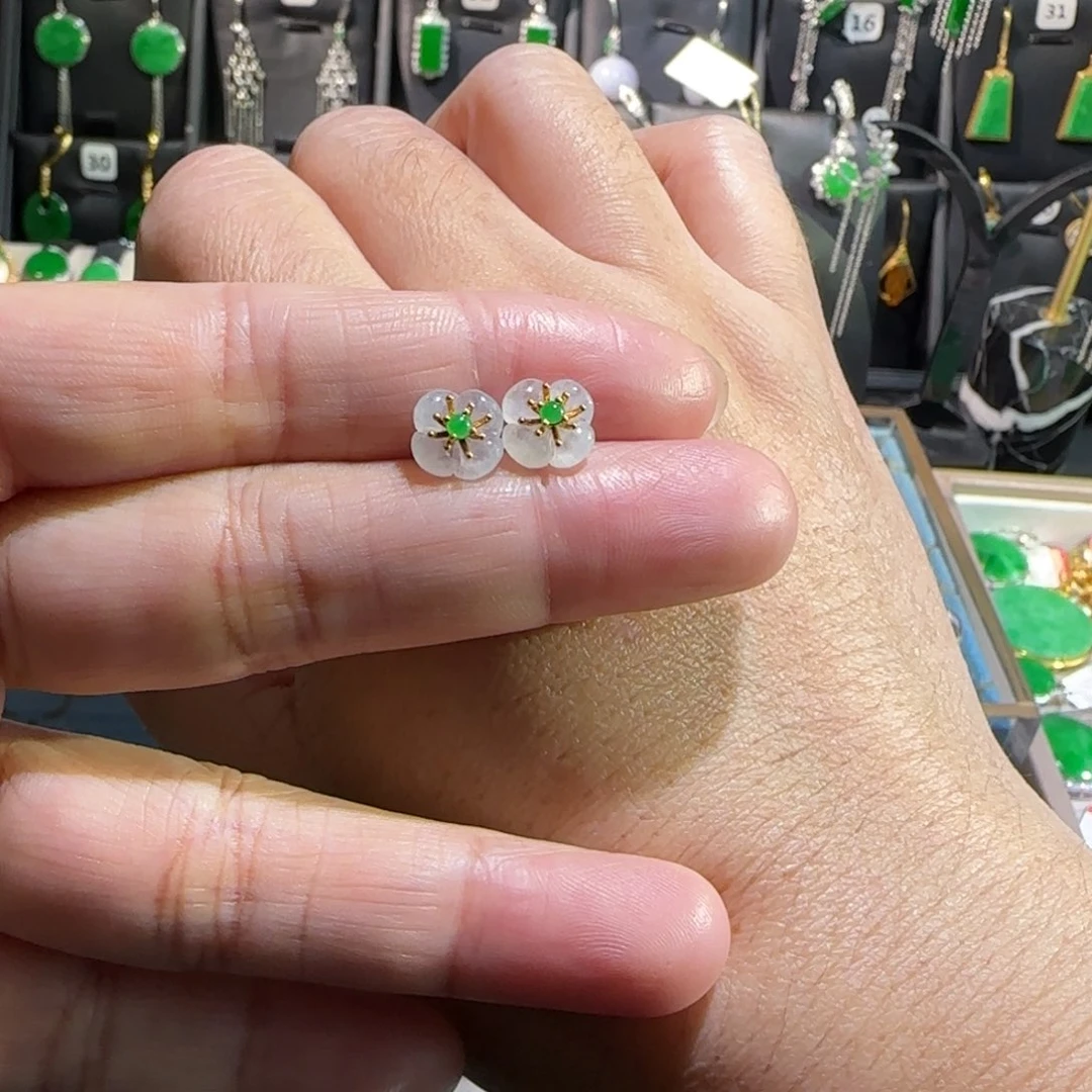 翡翠18K金镶嵌颈饰耳钉