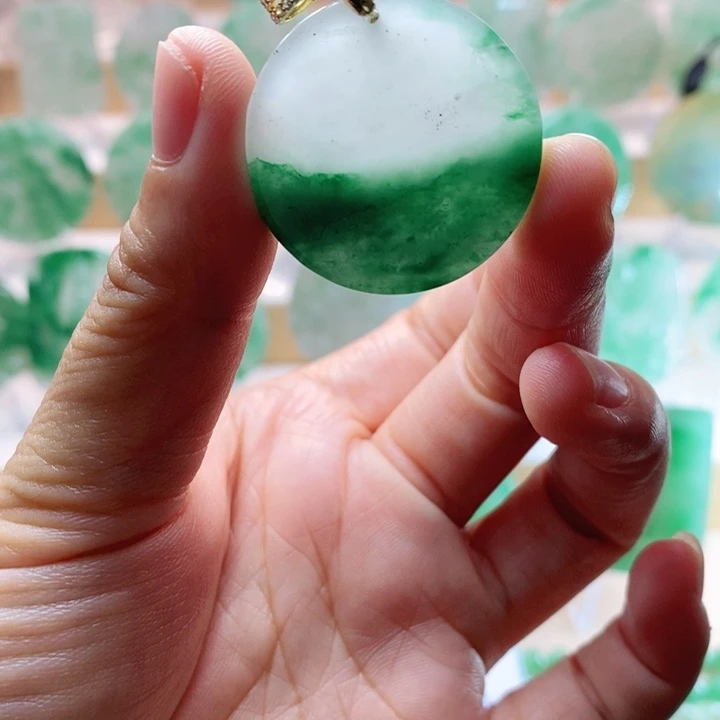未镶嵌石英质玉珠宝奇石非洲翠，有洒金