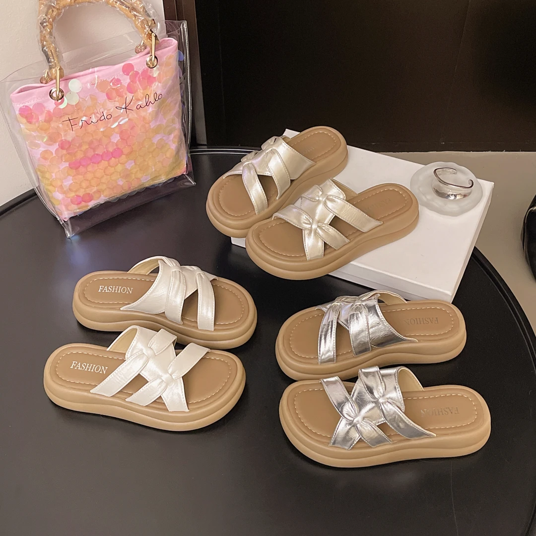 2025夏季新款个性交叉带设计高级感精致百搭舒适外穿沙滩女拖鞋