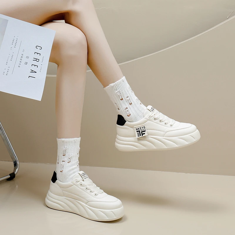 XW802面包女鞋2025春季新款学生时尚简约小白鞋百搭厚底休闲板鞋