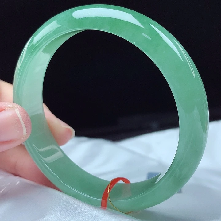 琉***璨翡翠未镶嵌手镯55圈4115