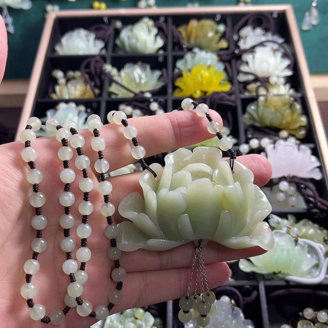 蛇纹石玉未镶嵌颈饰