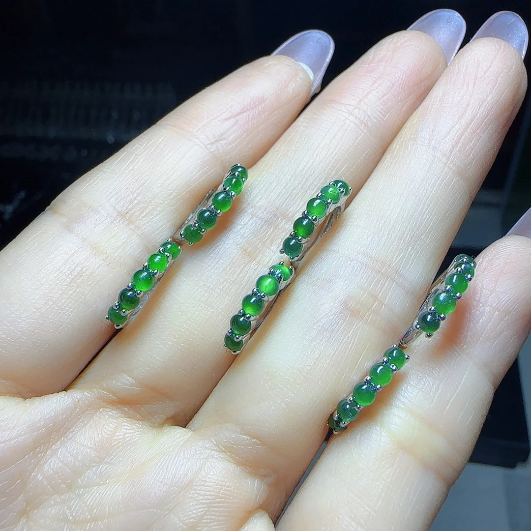 天然A货翡翠冰绿蛋面耳包耳扣裸石尺寸卡2.5，（多样性择优发其一）