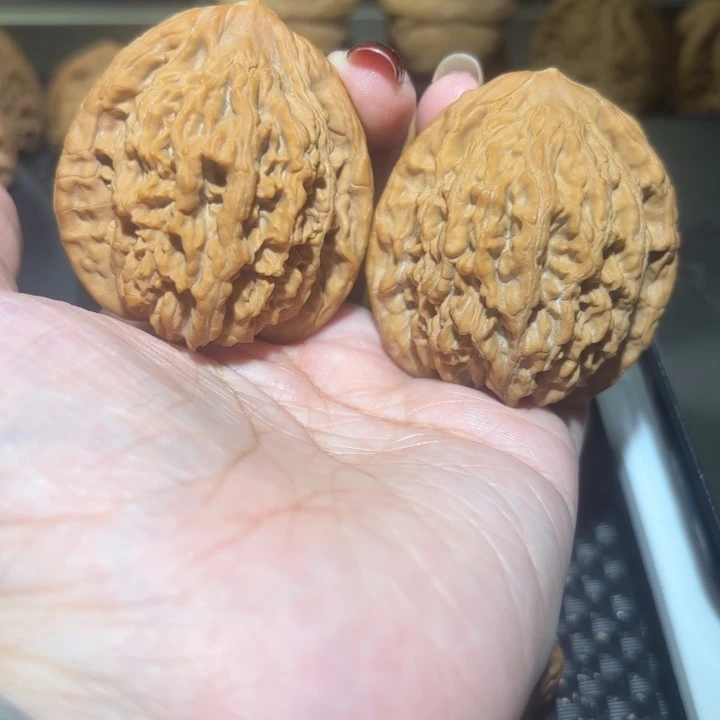 文玩核桃把件44麦穗虎头