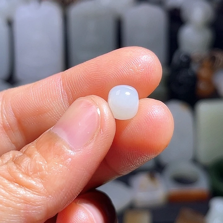 和田玉未镶嵌颈饰烂*