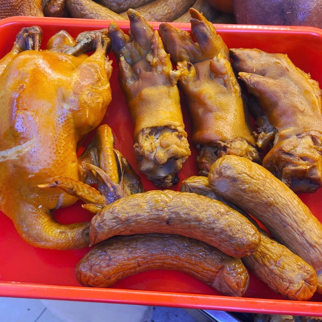 三黄鸡➕3个六两猪手➕4儿童肠