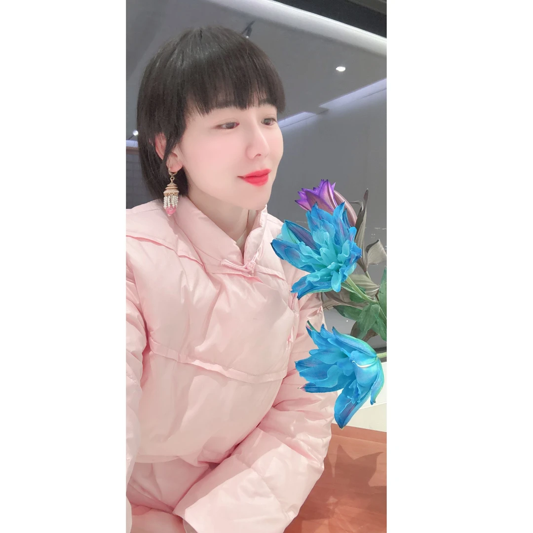 2030《柔雾粉》粉色斜纹羽绒服