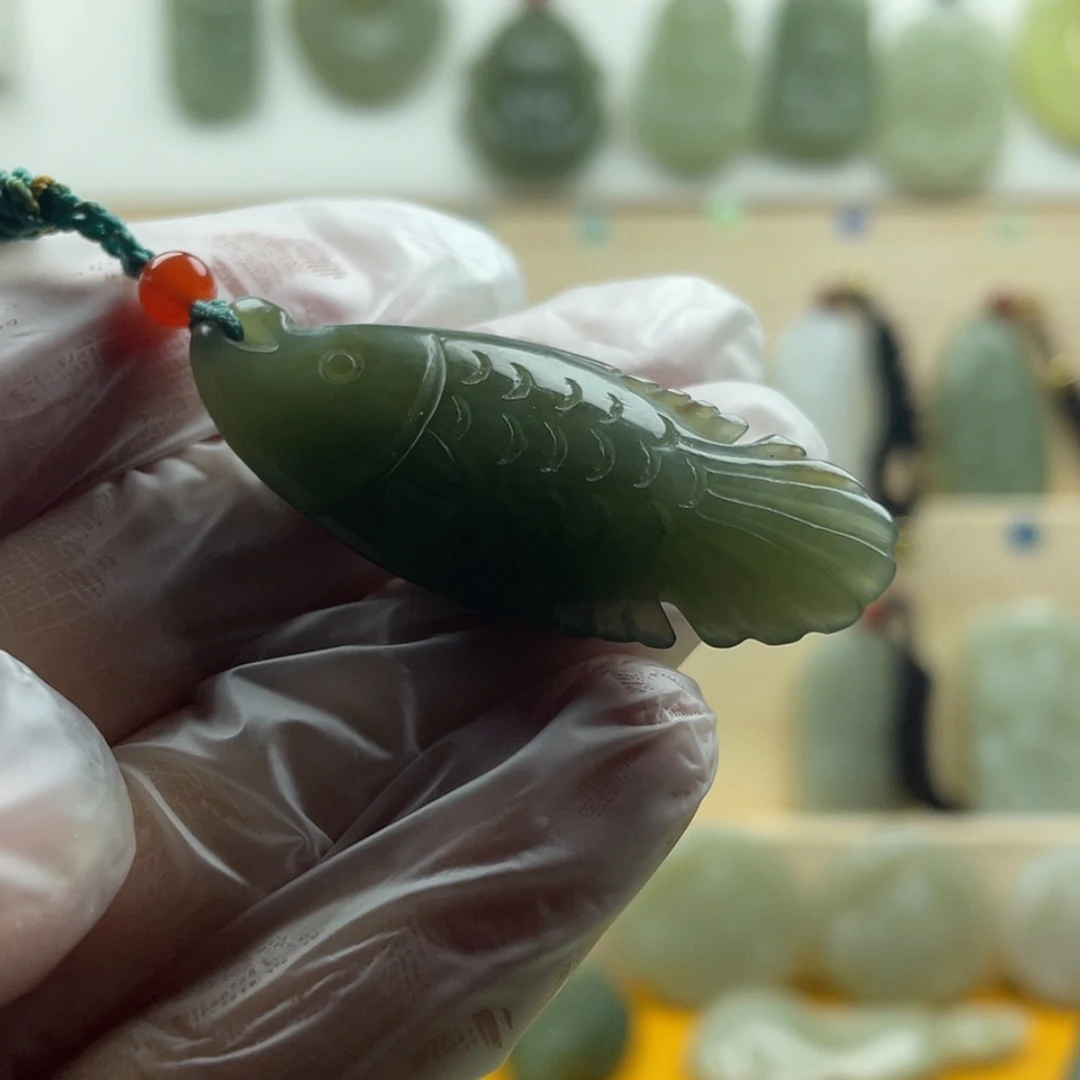 【闪购商品】双面雕金鱼吊坠