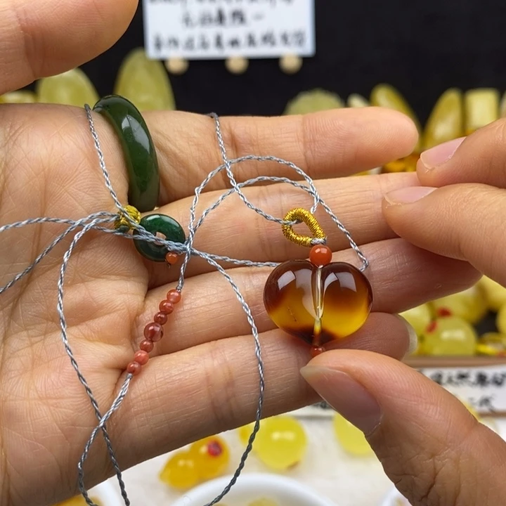 未镶嵌蜜蜡裸石微瑕