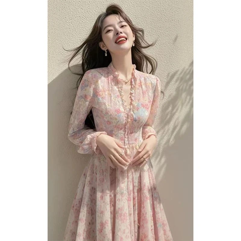 法式碎花长袖连衣裙女2025春季新款绝美收腰显瘦中裙时尚度假女装