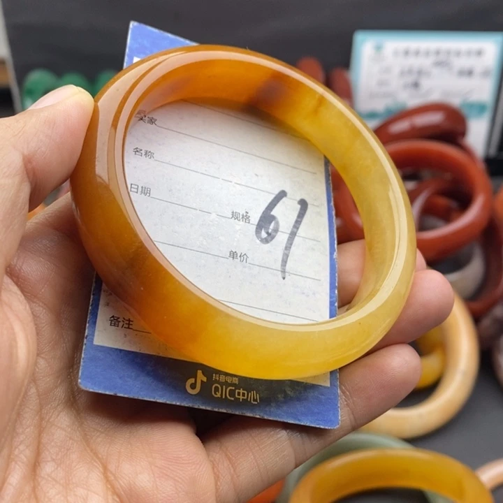 未镶嵌手镯石英质玉