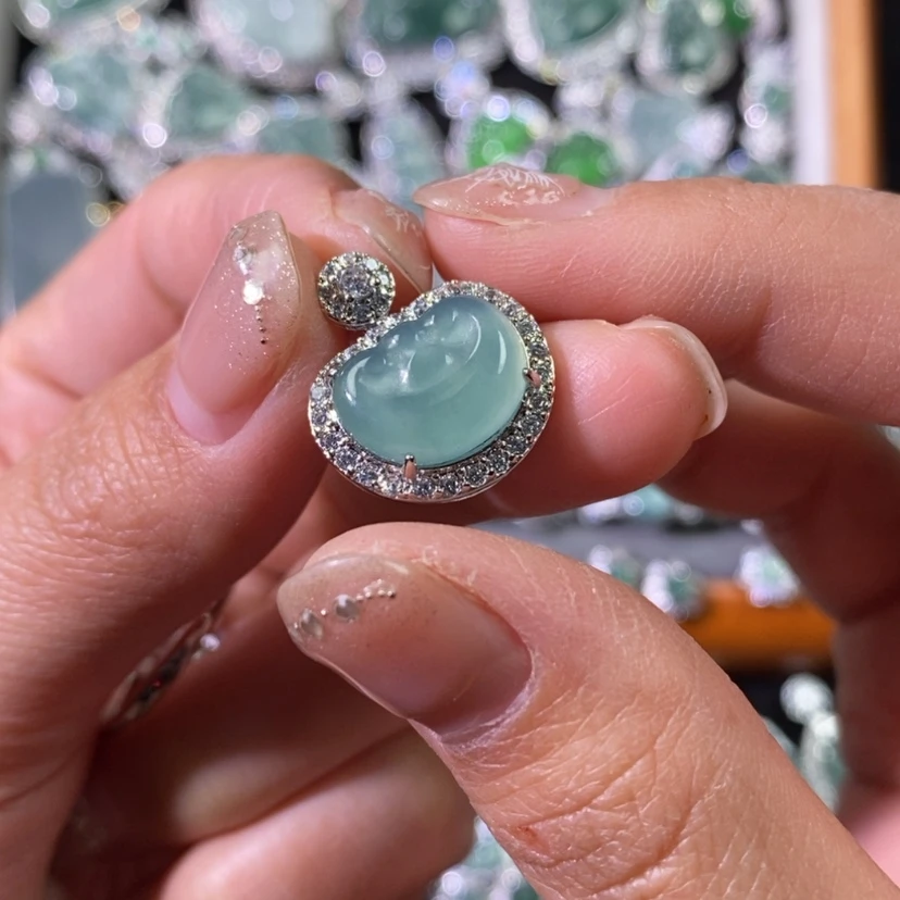 【闪购商品】翡翠颈饰未镶嵌小****?天然