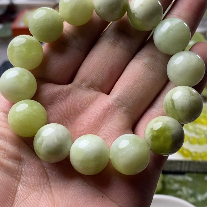 未镶嵌蛇纹石玉颈饰