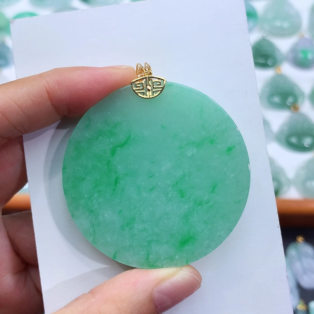 翡翠18K金镶嵌颈饰翡翠吊坠