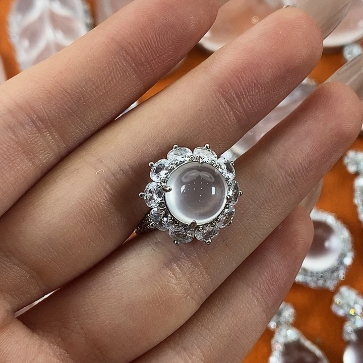 石英质玉未镶嵌颈饰