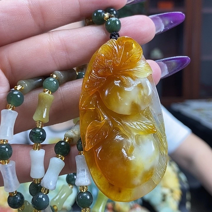 蛇纹石玉未镶嵌颈饰